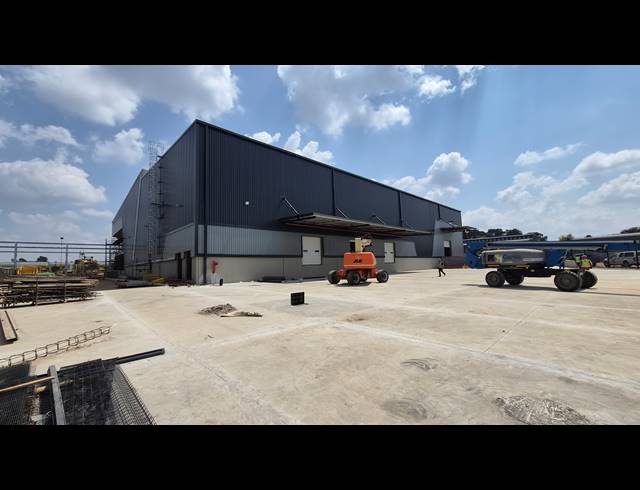 3,651M² WAREHOUSE TO LET IN JET PARK